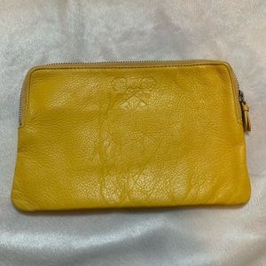 Gap leather pouch